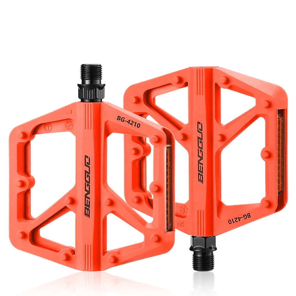 Experience smoother rides and quicker setup with Shunmaii Double DU Bearing Ultralight Bike Pedals designed for confident mountain biking.