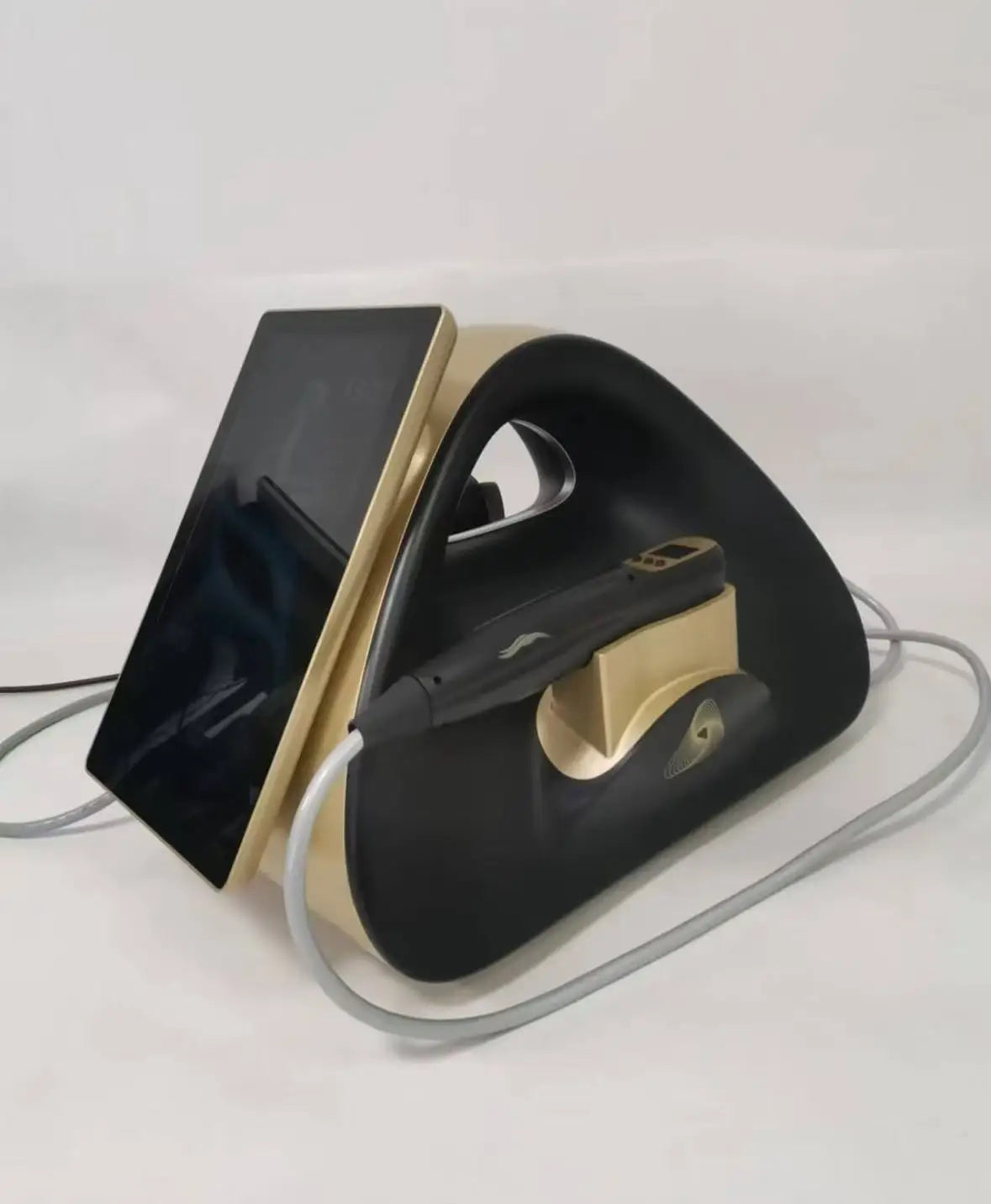 You can reveal firmer, younger-looking skin with the 22D MAX Hifu system from emszero.