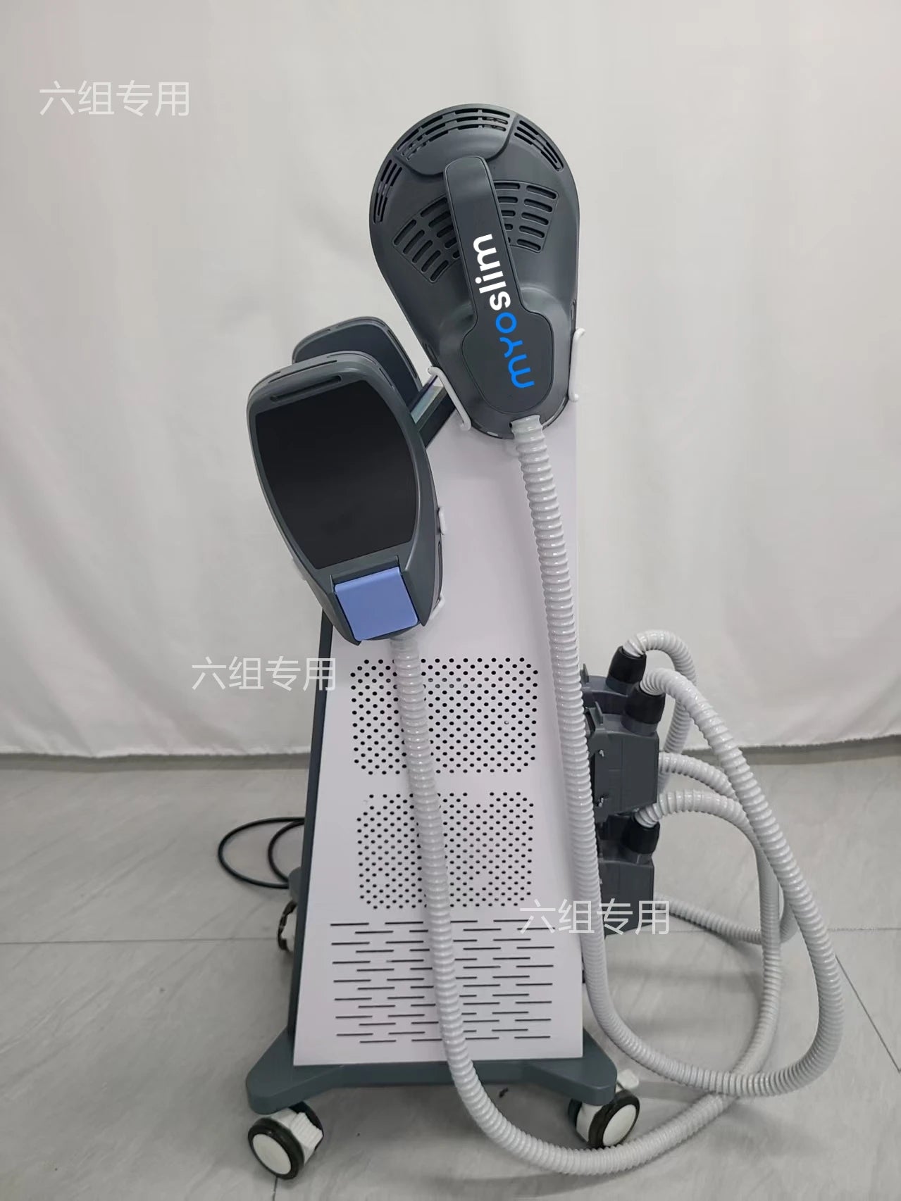 Unleash your best silhouette with the MYOSLIM EMS Body Slimming Machine and feel the difference in every session.