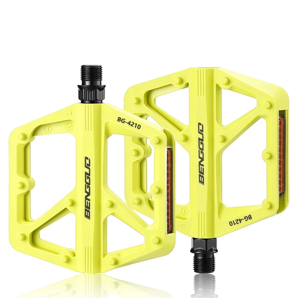 Experience smoother rides and quicker setup with Shunmaii Double DU Bearing Ultralight Bike Pedals designed for confident mountain biking.